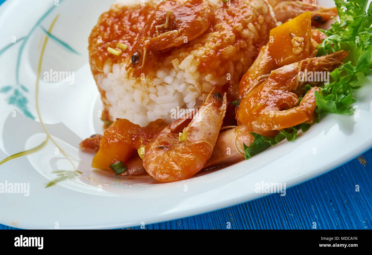 Classic New Orleans Shrimp Etouffee-saftigen Garnelen Schüssel in Reiche und schmackhafte Roux Soße erstickt. Stockfoto