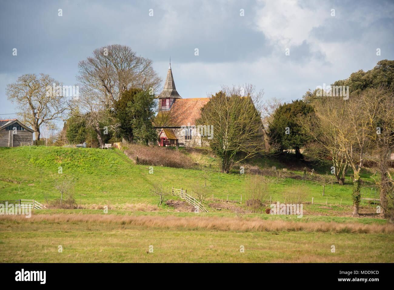 St. Peter's Kirche im Dorf Oare in der Nähe von Faversham, Kent, Großbritannien Stockfoto