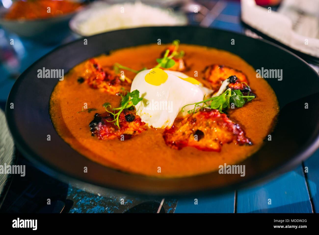 Leckere indische scharfes Essen im Yachthafen von Dubai, Emirates Stockfoto