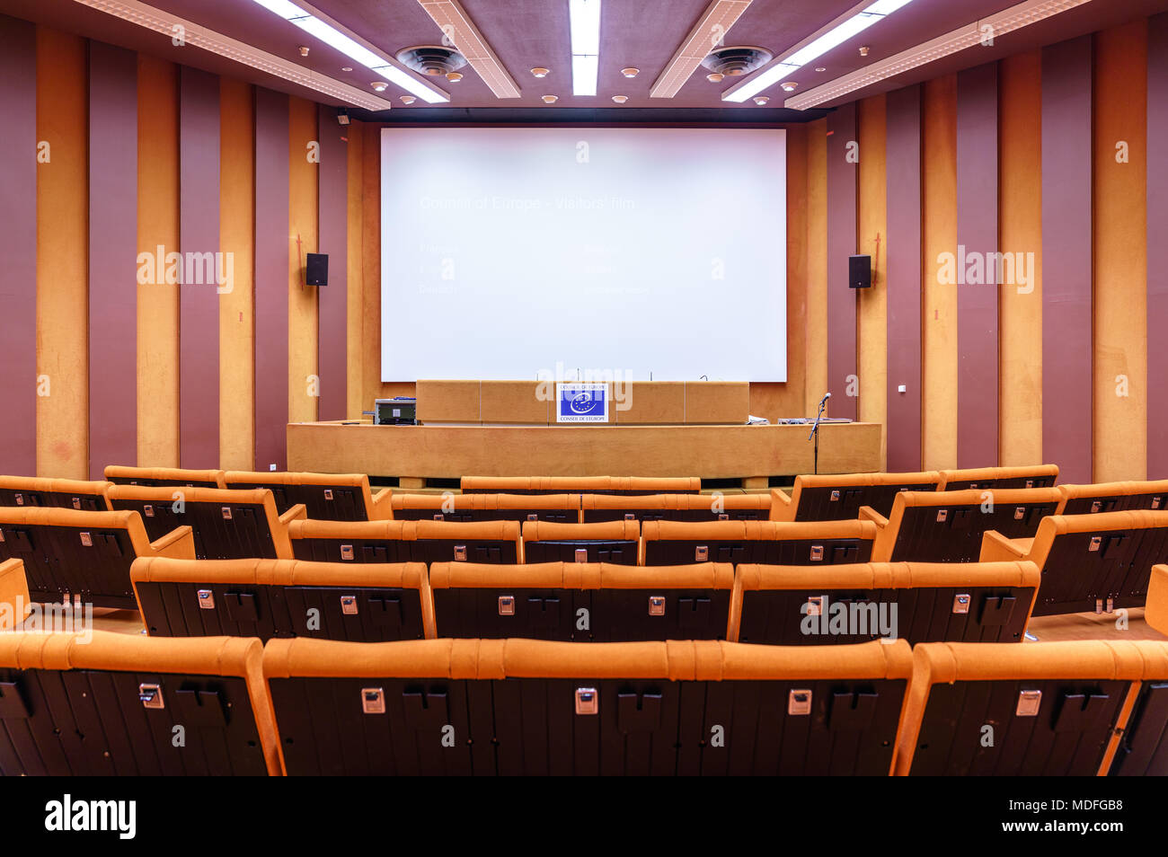 Zimmer im Palast von Europa, dem Sitz des Europarats. Straßburg, Frankreich Stockfoto