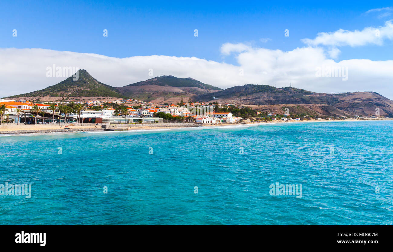 Vila Baleira entfernt. Küstenlandschaft der Insel Porto Santo in der Inselgruppe Madeira, Portugal Stockfoto