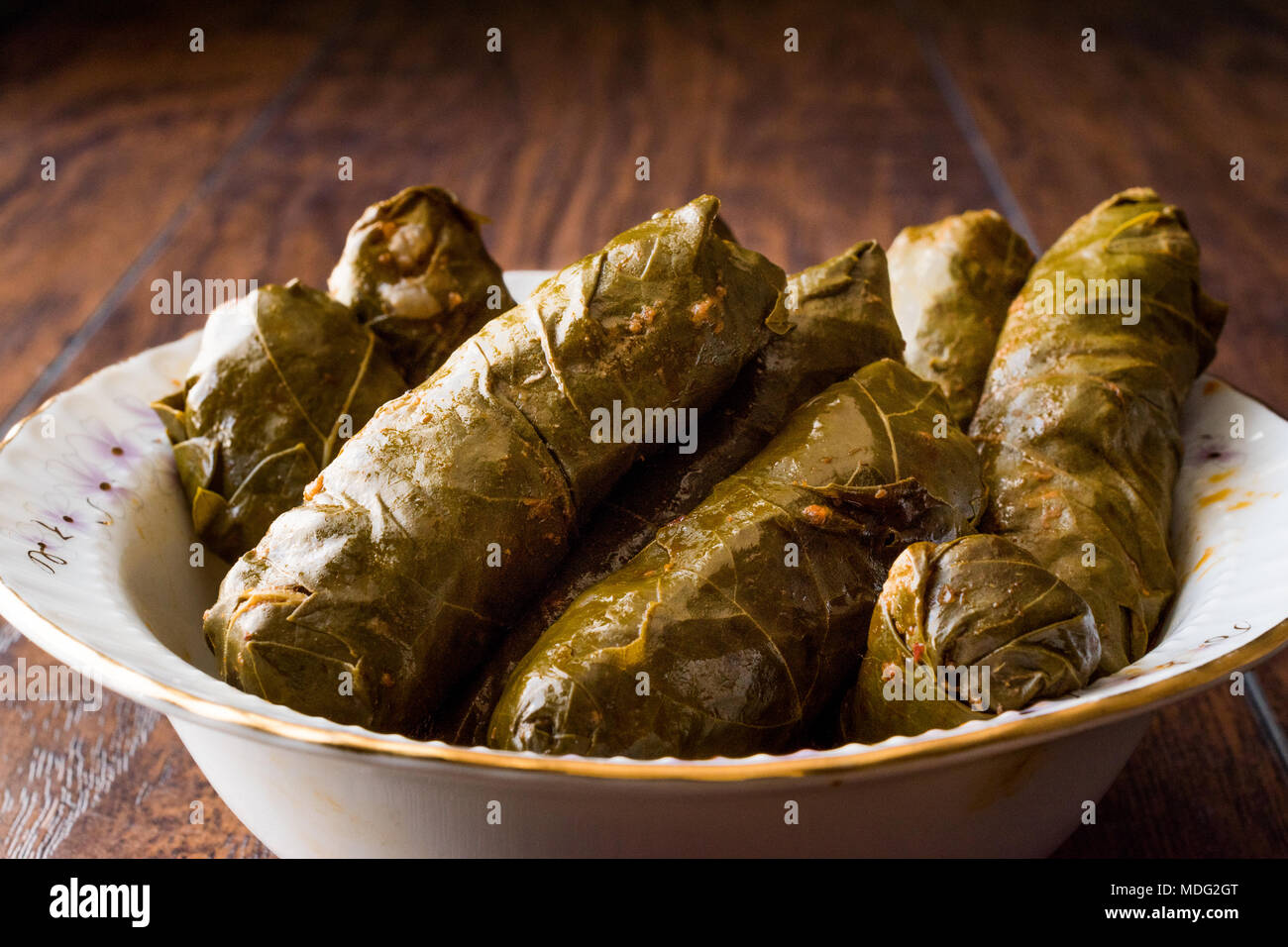 Türkisches Essen Dolma gefüllte Weinblätter mit Hackfleisch, Reis und ...