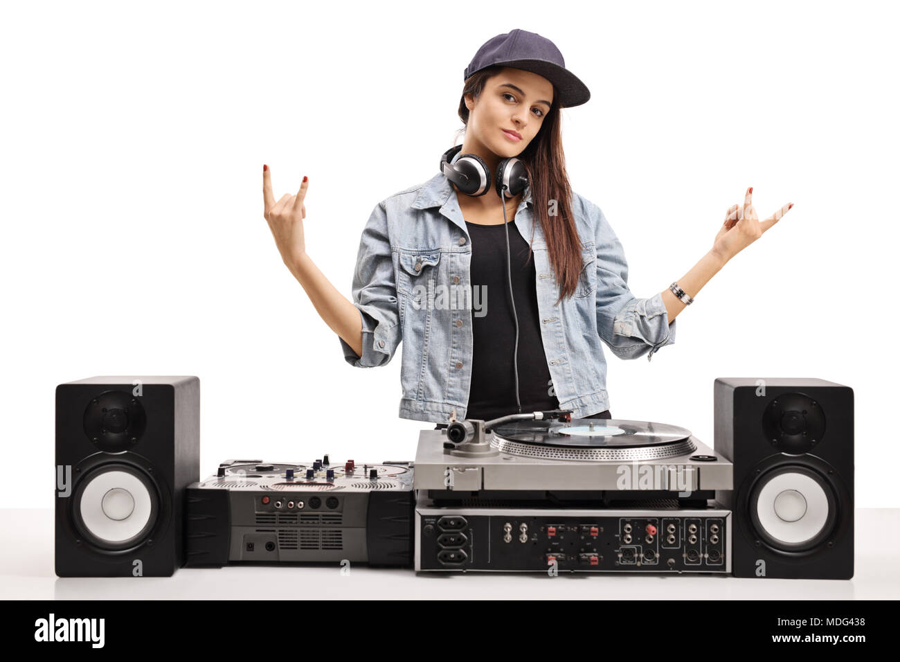 Weibliche DJ, rock Gesten der Hand auf weißem Hintergrund Stockfoto