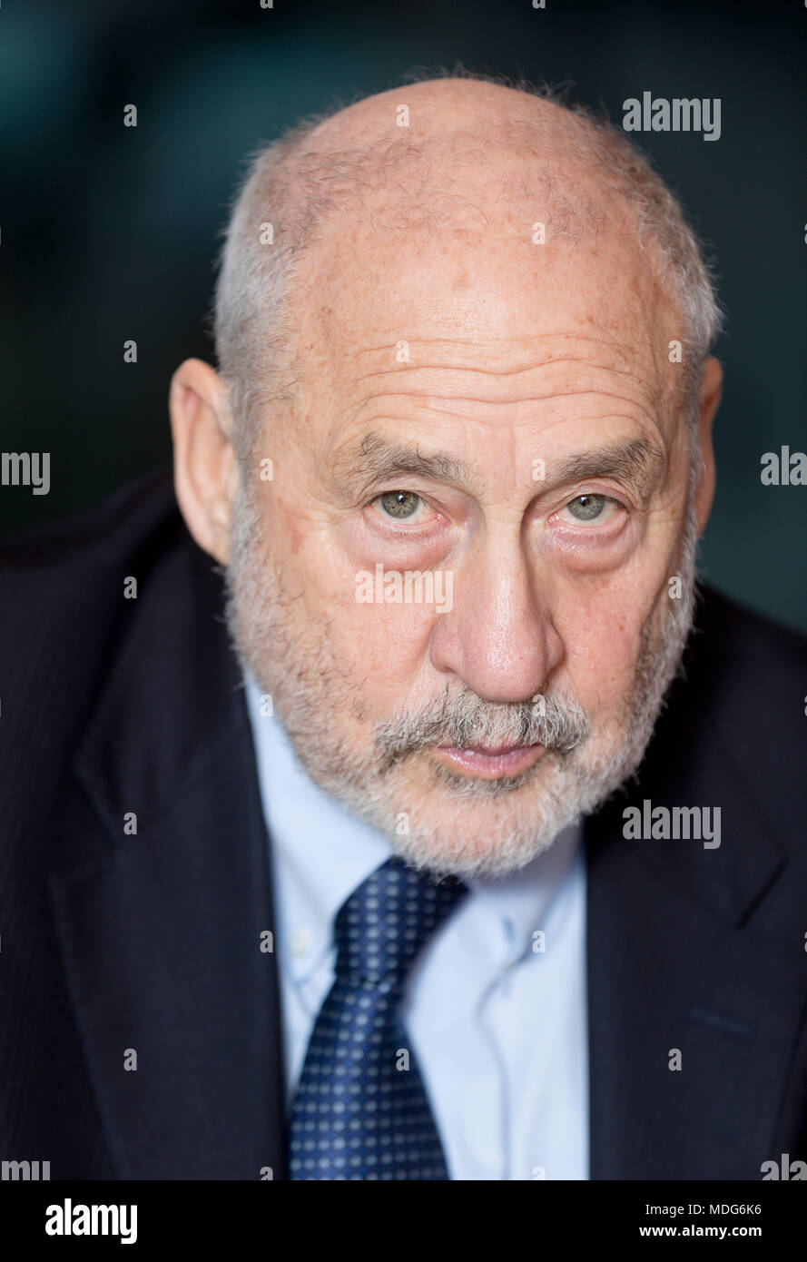 Porträt von Joseph E. Stiglitz, amerikanischer Wirtschaftswissenschaftler, vor dem Europäischen Parlament am 2016/11/16 Stockfoto