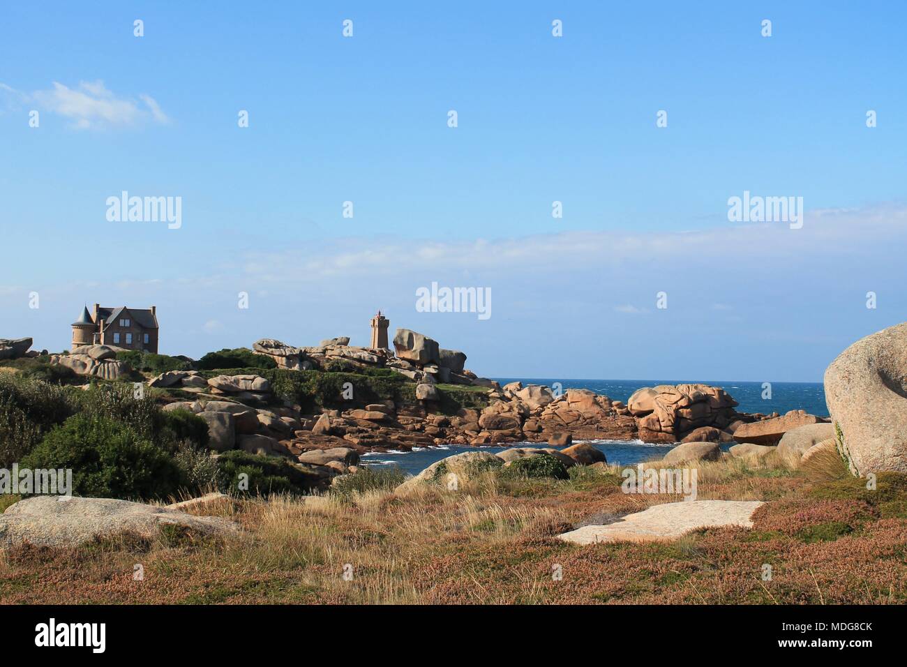 Ploumanach Landschaft auf der rosa Granit Küste, Bretagne, Frankreich Stockfoto