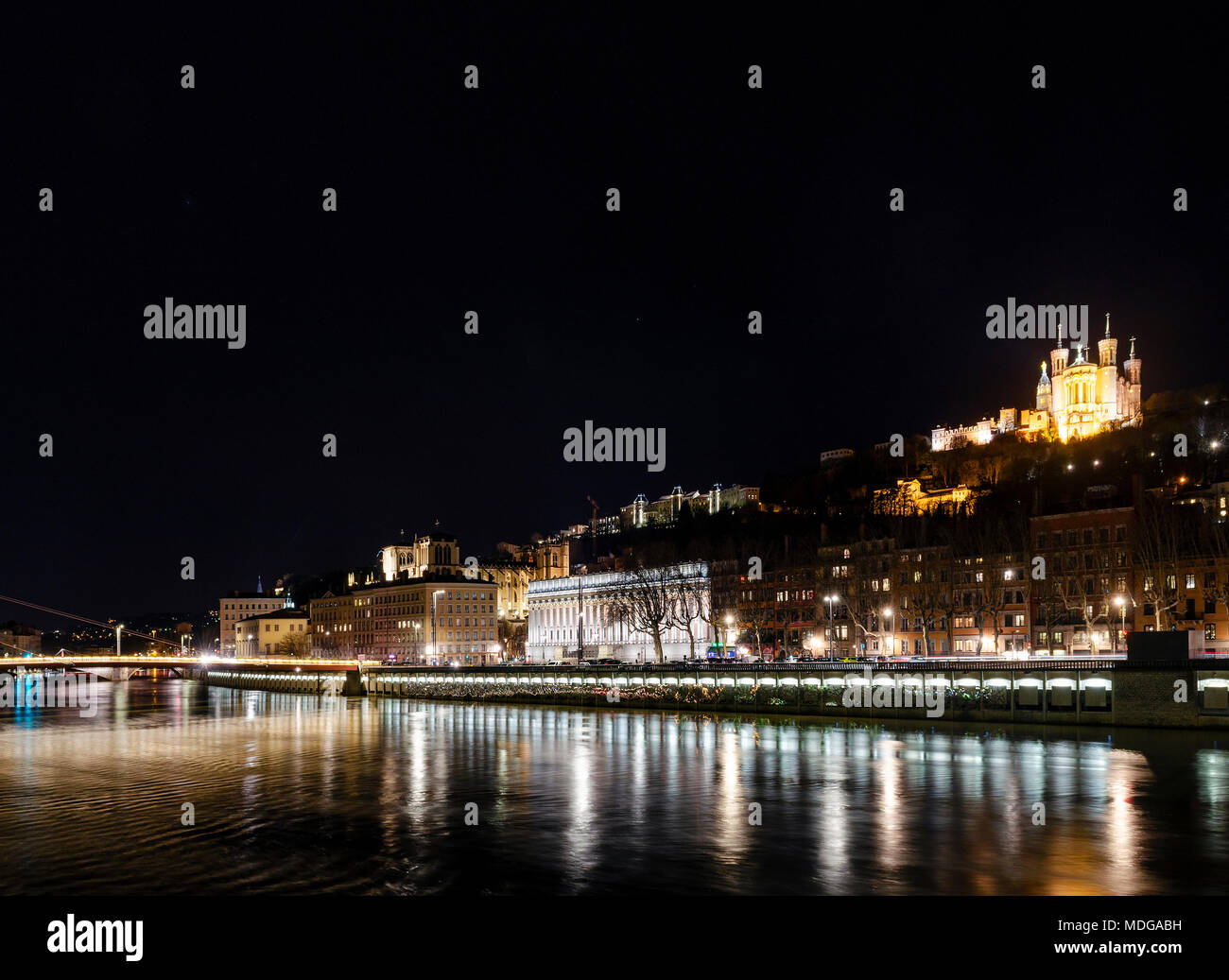 Zentrale Altstadt Lyon Stadt und saone River Side Ansicht bei Nacht in Frankreich Stockfoto