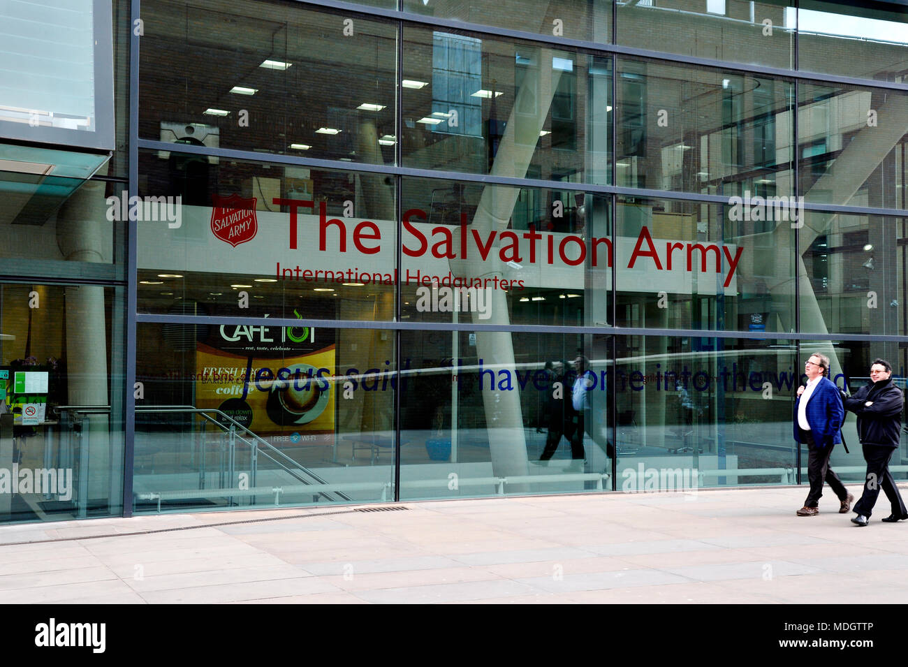 Das The Salvation Army International Headquarters befindet sich in der Queen Victoria Street in London, England Stockfoto