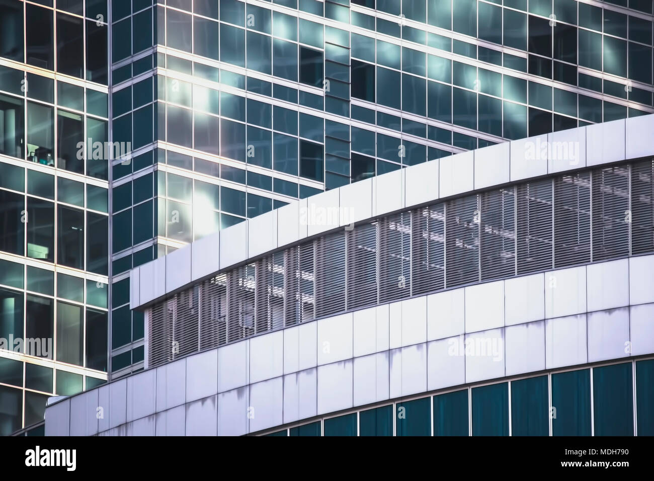 Modernes Bürogebäude Glasfassade fragment Horizontal Stockfoto