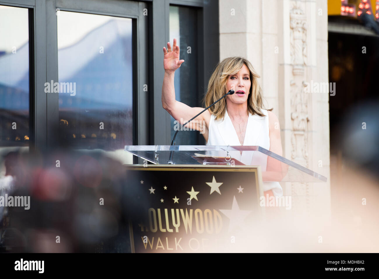 LOS ANGELES - 4. APRIL: Felicity Huffman in der Eva Longoria Hollywood Walk of Fame Star empfangen Zeremonie am Hollywood Blvd am 04 April, 2018 Stockfoto