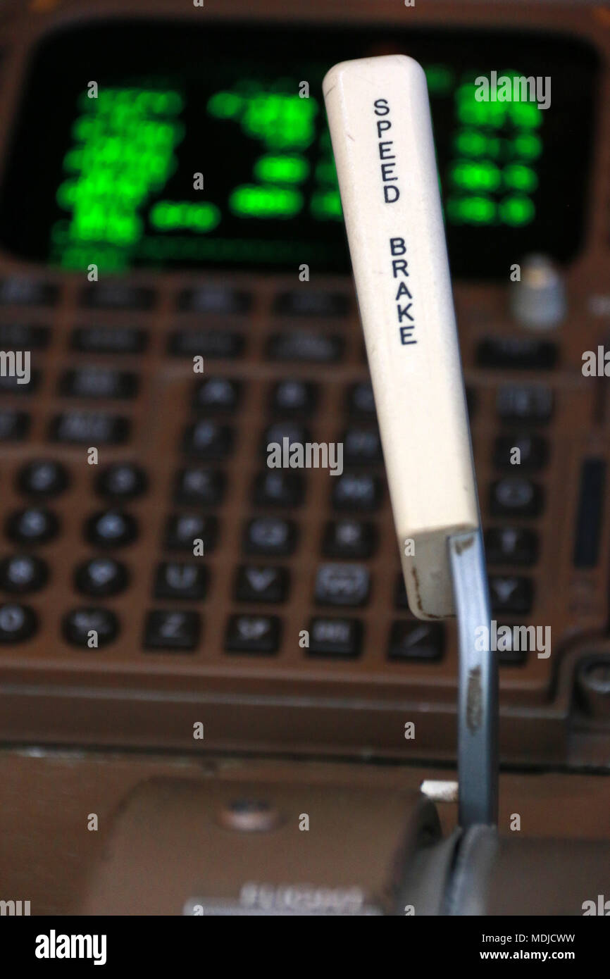 Geschwindigkeit der Griff auf einer Boeing 747-400 Flight Deck Stockfoto