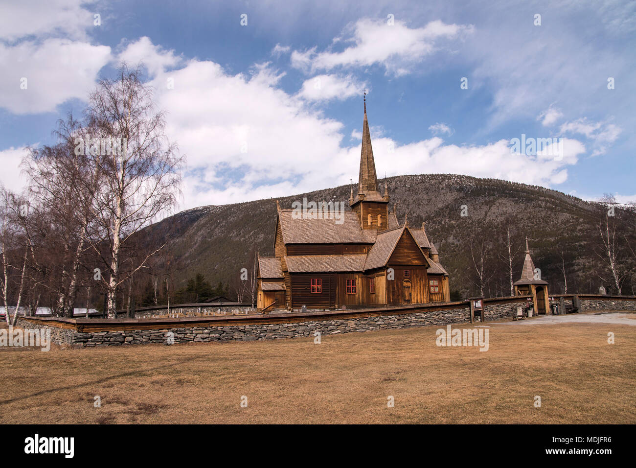 Lom Stave-kirche oder Lomskyrkja Stockfoto