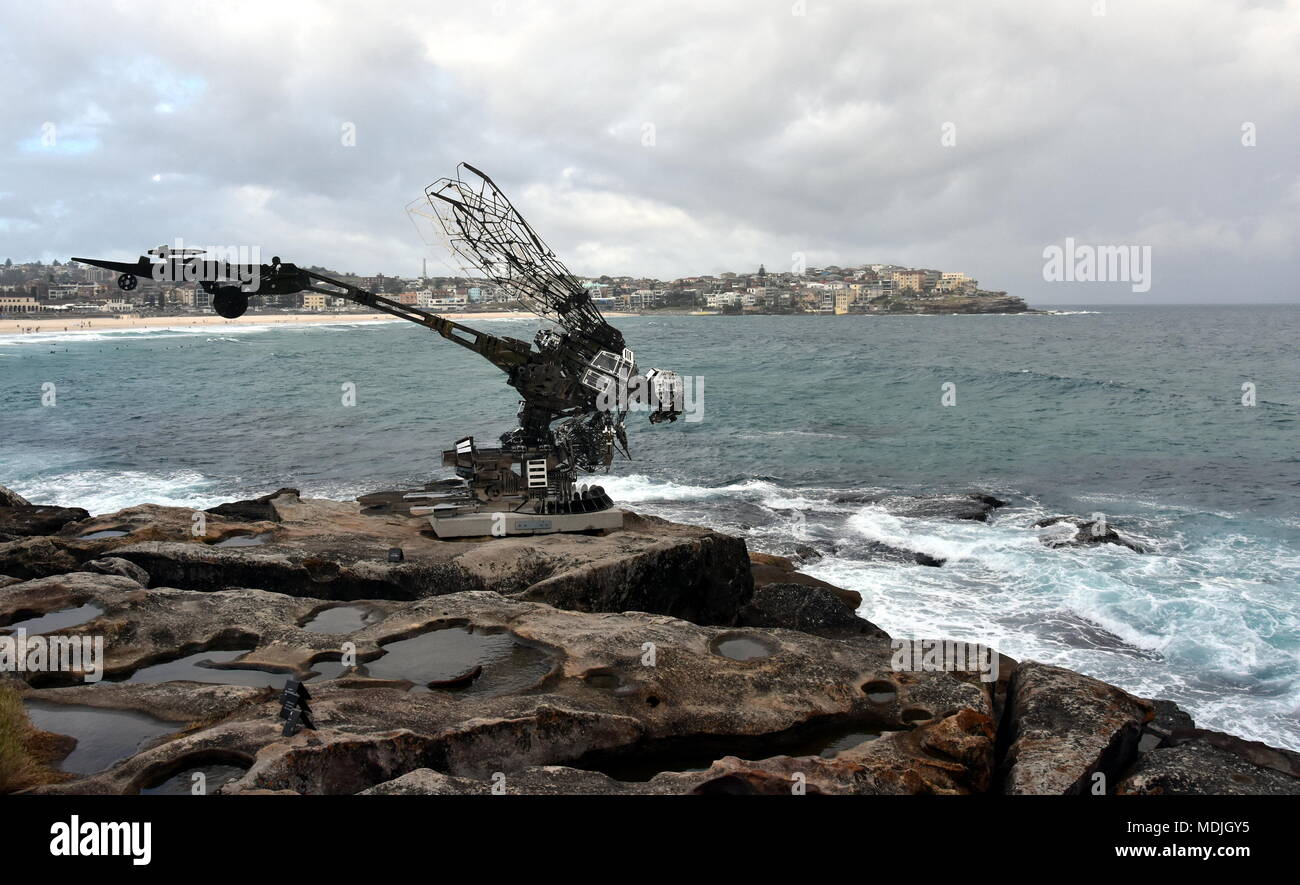 Sydney, Australien - 27.Oktober 2017. Xia Hängen: Rangerer. Skulptur am Meer entlang der Bondi, Coogee Spaziergang entlang der Küste ist der weltweit größte frei, die p Stockfoto