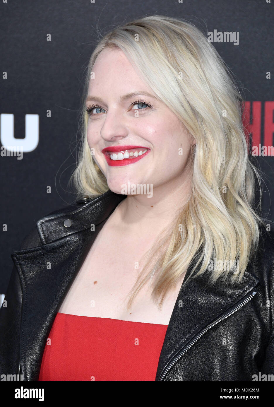 Hollywood, CA, USA. 19 Apr, 2018. 19. April 2018 - Hollywood, Kalifornien - Elizabeth Moss. Von hulu'' die Geschichte der Dienerin'' Saison 2 Premiere auf TCL Chinese Theatre statt. Photo Credit: Birdie Thompson/AdMedia Credit: Birdie Thompson/AdMedia/ZUMA Draht/Alamy leben Nachrichten Stockfoto