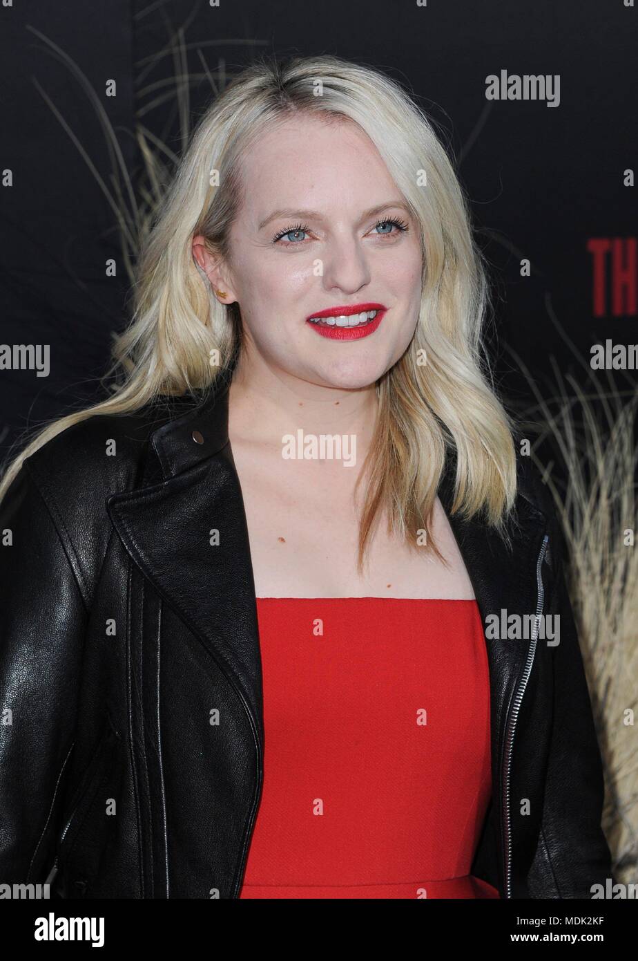 Los Angeles, CA, USA. 19 Apr, 2018. Elisabeth Moss in der Ankunftshalle für HULU DER MAGD'S GESCHICHTE Saison 2 Premiere, TCL Chinese Theatre (ehemals Grauman's), Los Angeles, CA 19 April, 2018. Credit: Elizabeth Goodenough/Everett Collection/Alamy leben Nachrichten Stockfoto