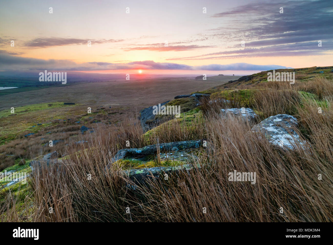 Goldsborough, Teesdale, County Durham. Freitag, 20. April 2018. UK Wetter. Es war ein schöner Pastellfarbenen sunrise den Tag im Norden von England zu beginnen, da ein warmer Frühlingstag prognostiziert wird. David Forster/Alamy leben Nachrichten Stockfoto