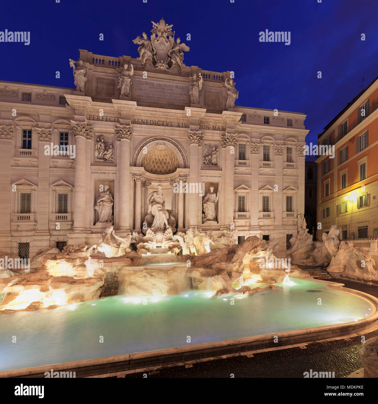 Trevi Brunnen, die Fontana di Trevi, Dämmerung, Rom, Latium, Italien Stockfoto