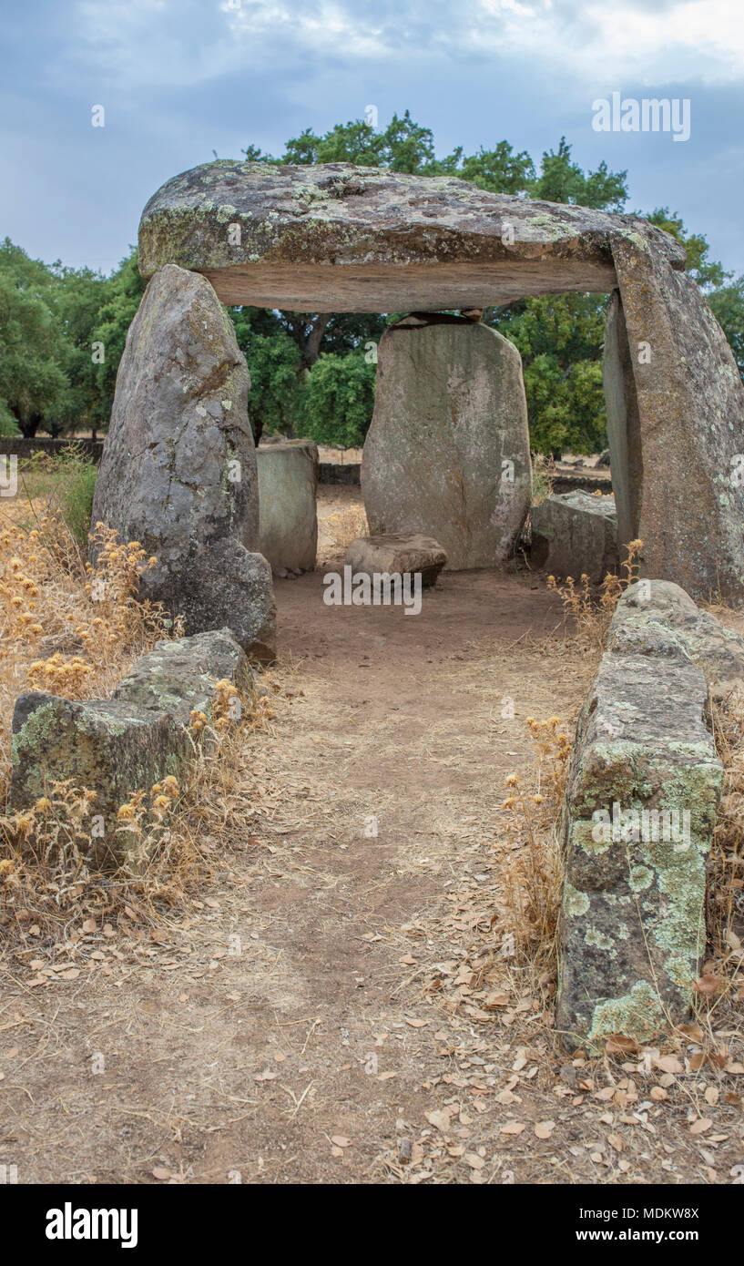 Dolmen von La Lapita. Alte Gebäude in der Nähe von prähistorischen Barcarrota entfernt. Der Extremadura. Spanien Stockfoto