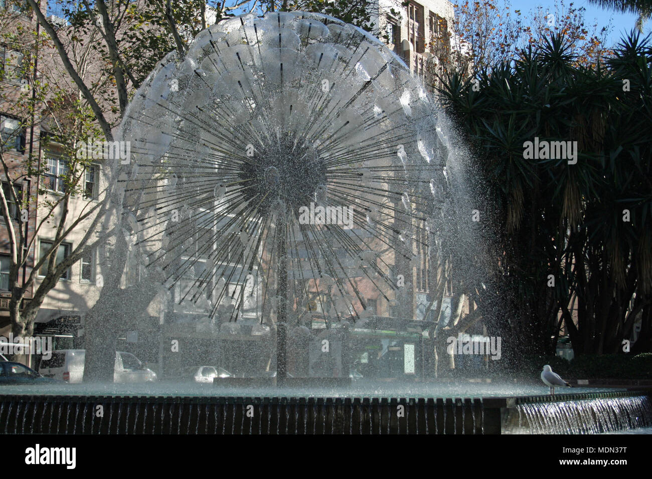 Die El Alamein Fountain in den Fitzroy Gardens, King's Cross wurde von
