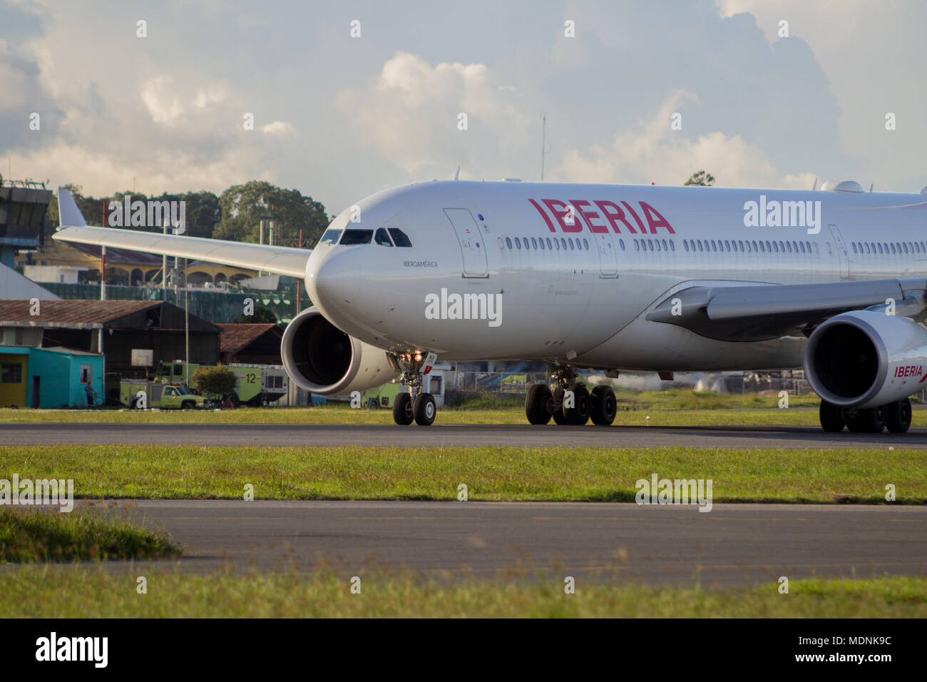 Iberia a330 Weg von Guatemala City. Stockfoto