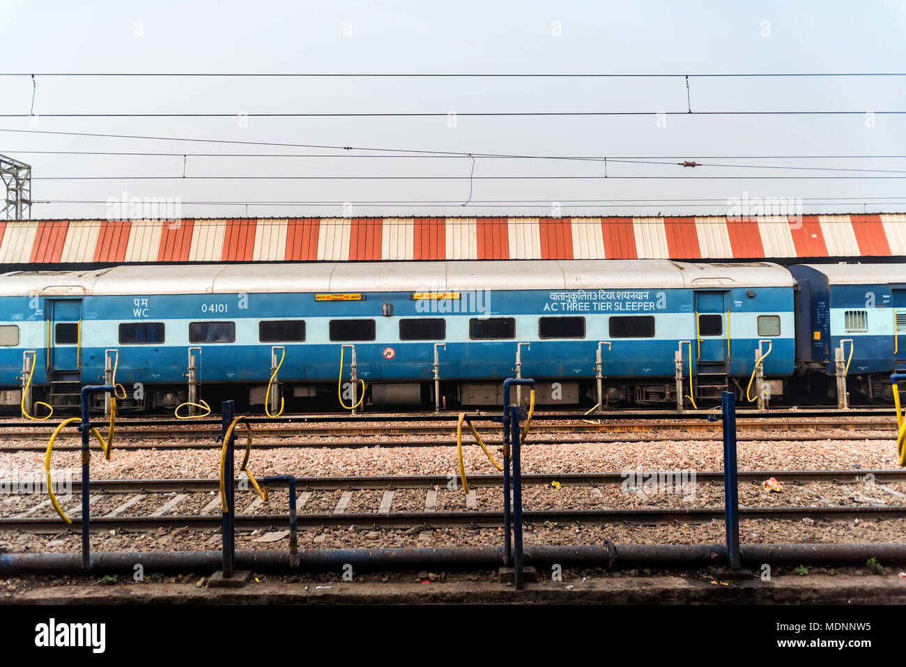 AGRA, INDIEN - NOVEMBER 9, 2017: Klimatisierte Wagen in Agra. Stockfoto