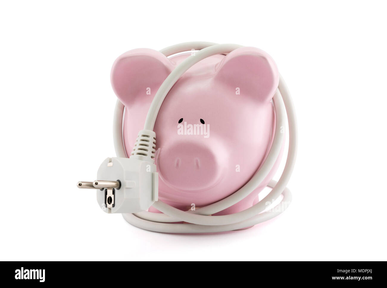 Energieeinsparungen Konzept. Sparschwein mit Netzstecker. Beschneidungspfad enthalten. Stockfoto