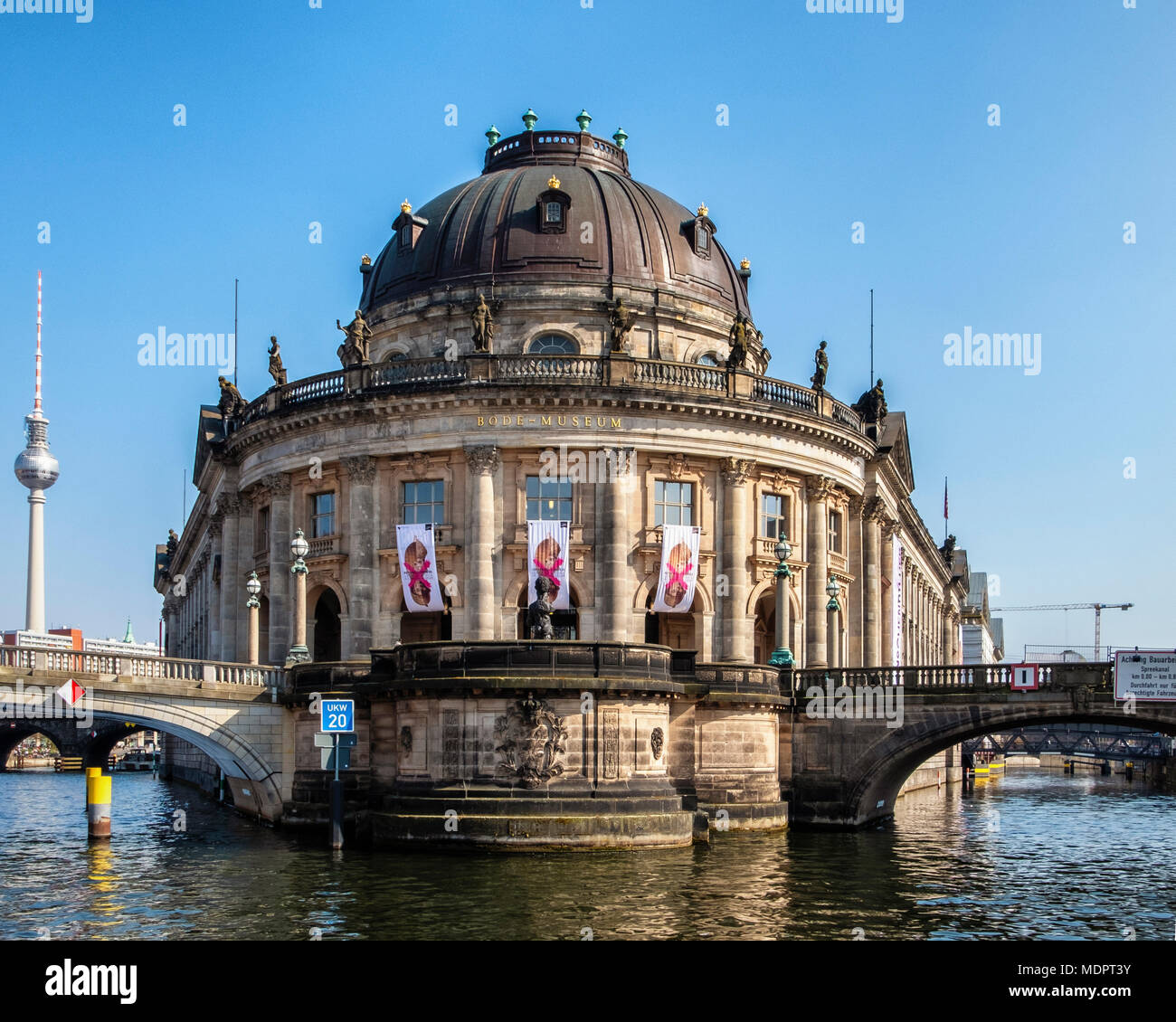 Berlin, Mitte, Museum Insel. Bode Museum Exterieur & Fassade. Historischen barocken Gebäude auf Spree Gehäuse Sammlungen von Skulptur byzantinische Kunst, Stockfoto