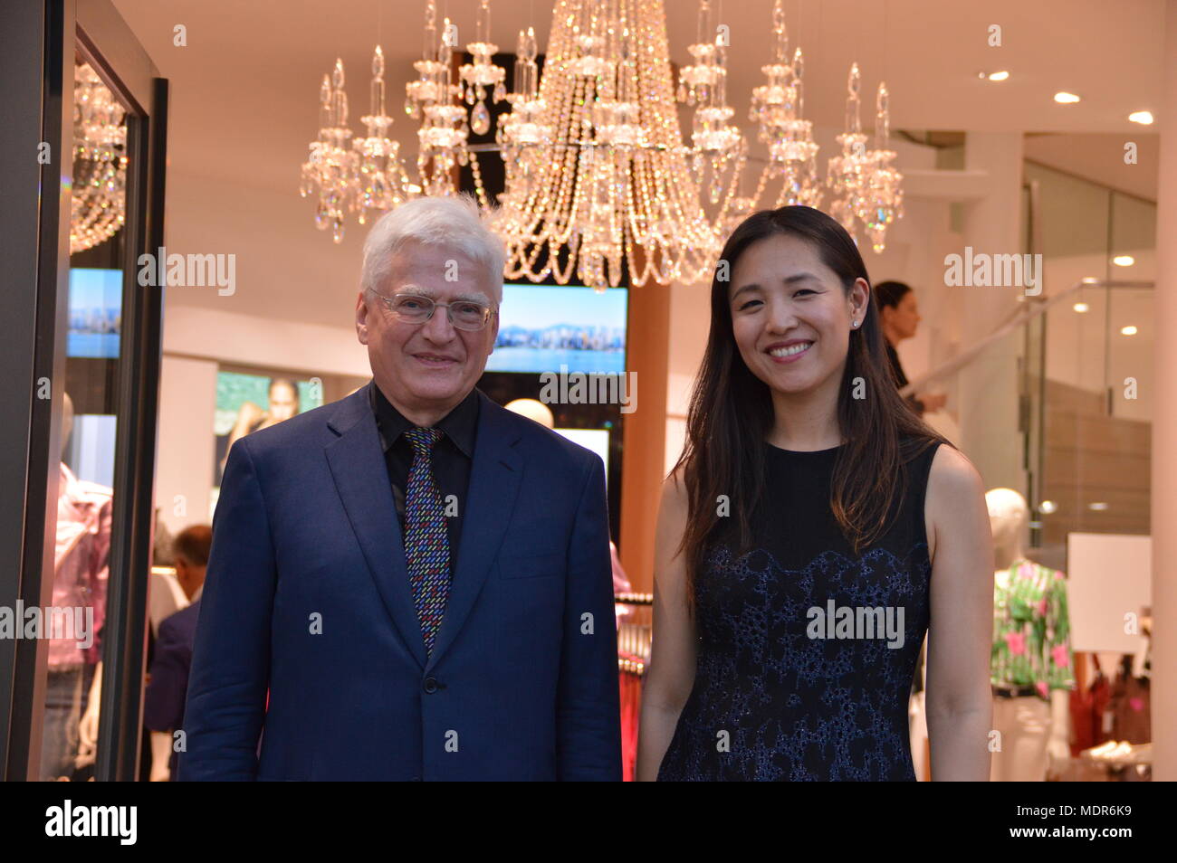 Winfried Stoecker und seine Frau Lei Zhu Modehaus bin postlatz Goerlitz Stockfoto