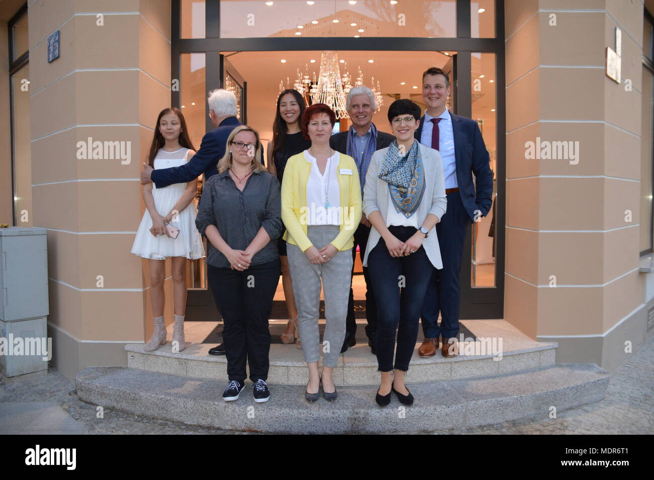 Winfried Stoecker und seine Frau Lei Zhu Modehaus bin postlatz Goerlitz Stockfoto