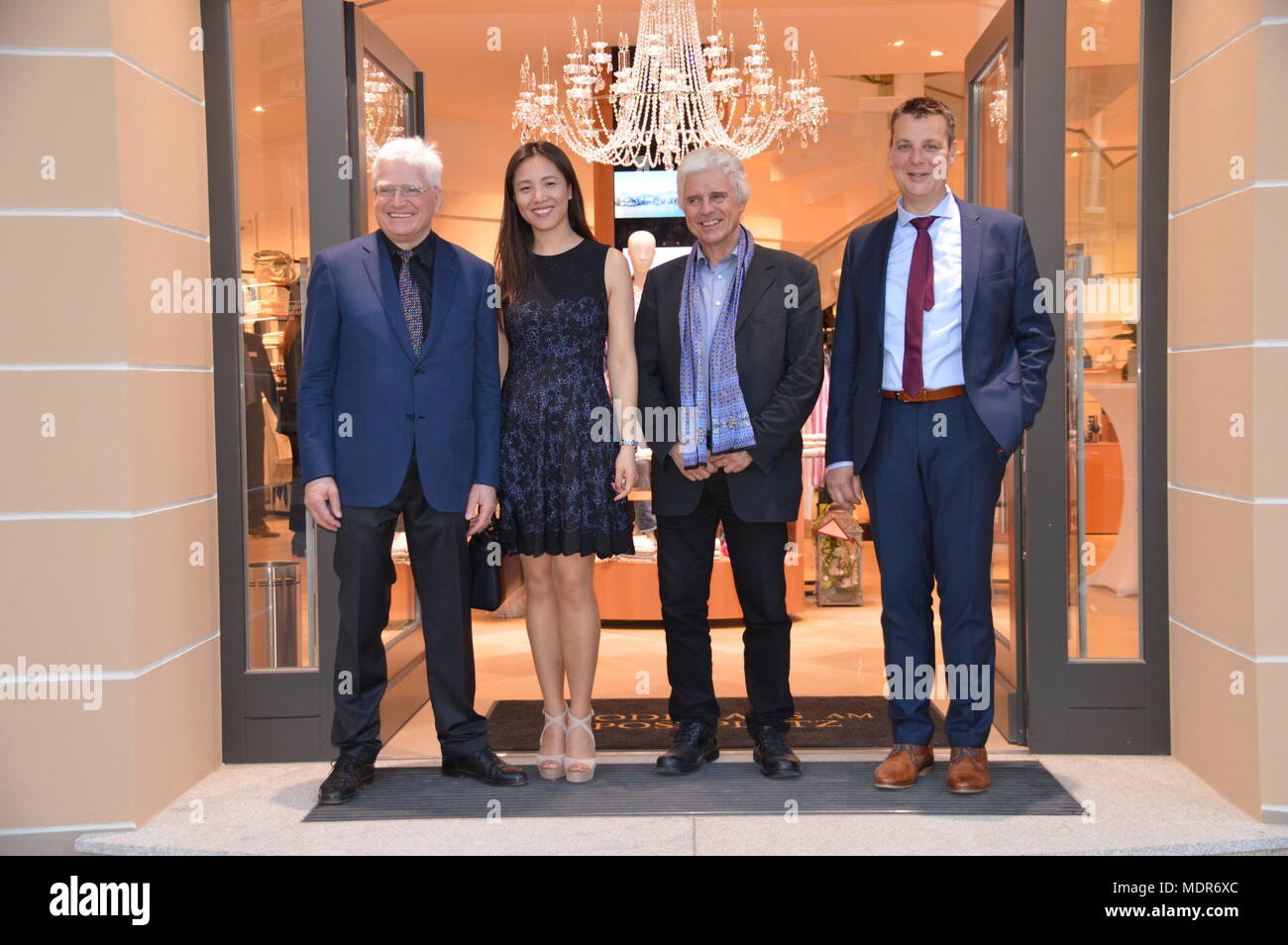 Winfried Stoecker und seine Frau Lei Zhu Modehaus bin postlatz Goerlitz Stockfoto