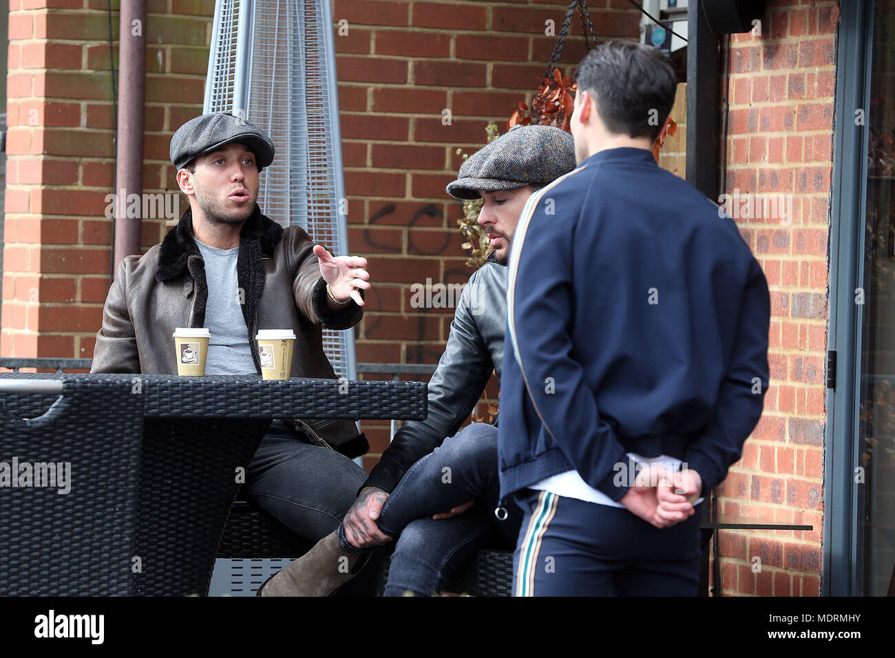 TOWIE Darsteller film Im Standard Pub in Loughton, Essex Mit: James Lock, Peter Wicks, Myles Barnett Wo: Loughton, Großbritannien Wann: 20 Mar 2018 Credit: WENN.com Stockfoto