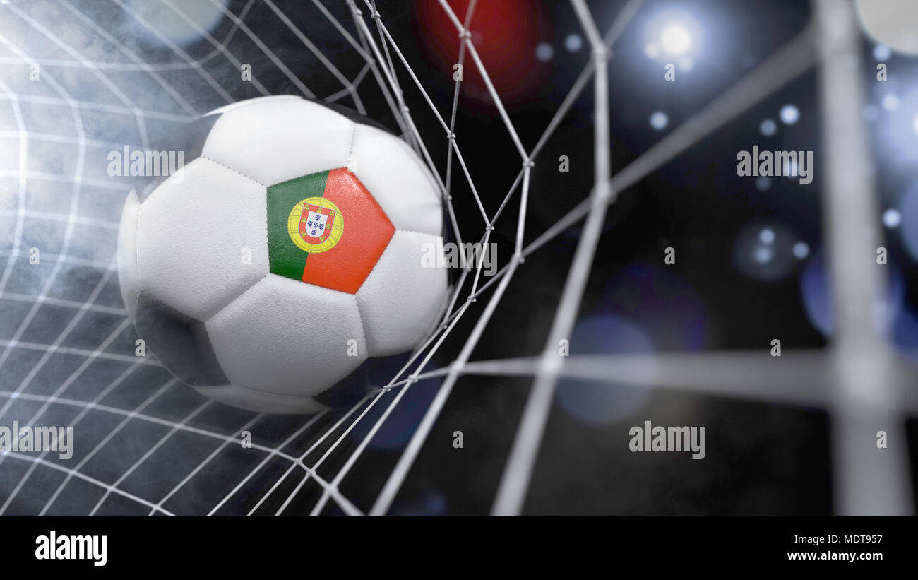 Sehr realistische Wiedergabe von einem Fußball mit der Flagge von Portugal im Netz. (Serie) Stockfoto
