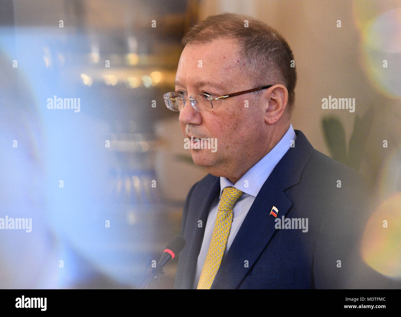 Russischer Botschafter in Großbritannien Alexander Wladimirowitsch Yakovenko sprach auf einer Pressekonferenz in der Russischen Botschaft in London. Stockfoto