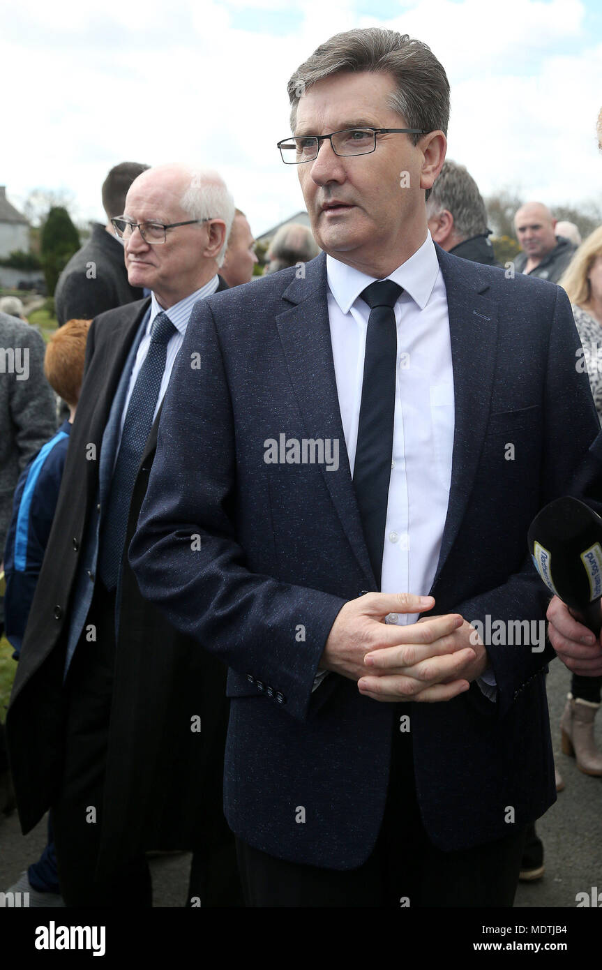 Sänger Daniel O'Donnell die Teilnahme an der Beerdigung von Country Music Star Big Tom McBride bei Saint Patrick's Kirche in Oram, County Monaghan. Bild Datum: Freitag, 20. April 2018. Siehe PA Geschichte BEERDIGUNG McBride. Photo Credit: Brian Gesetzlosen/PA-Kabel Stockfoto