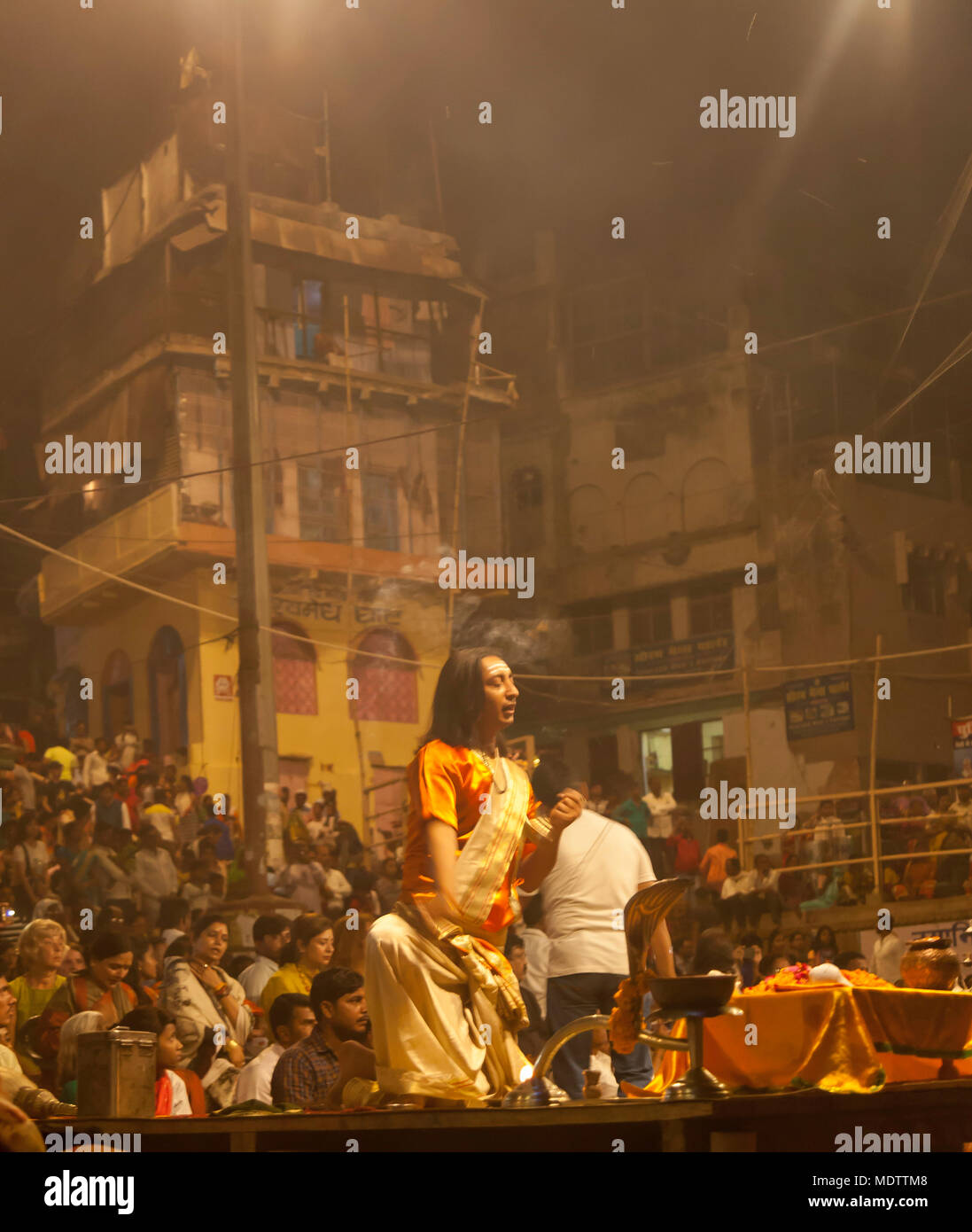 Die Stadt hat 88 ghats. Die meisten ghats Baden und Puja Zeremonie Ghats, während zwei ghats ausschließlich für Zeremonien verwendet werden. Stockfoto Die Stadt hat 88 ghats. Die meisten ghats Baden und Puja Zeremonie Ghats, während zwei ghats ausschließlich für Zeremonien verwendet werden. Stockfoto