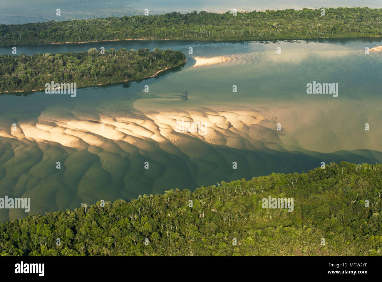 Luftaufnahme des Xingu River in der Zeit der Ebbe Stockfoto