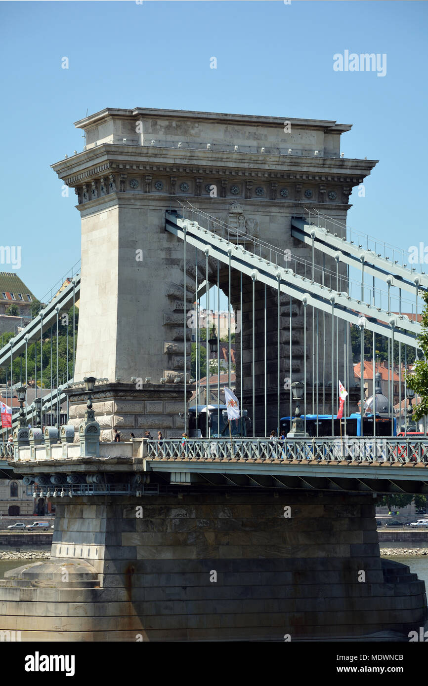 Kettenbrücke über die Donau in der ungarischen Hauptstadt Budapest - Ungarn. Stockfoto