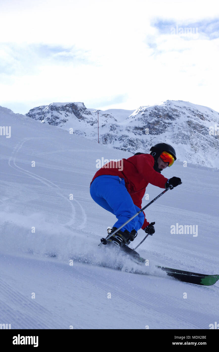 Skifahren in den französischen Alpen Stockfoto
