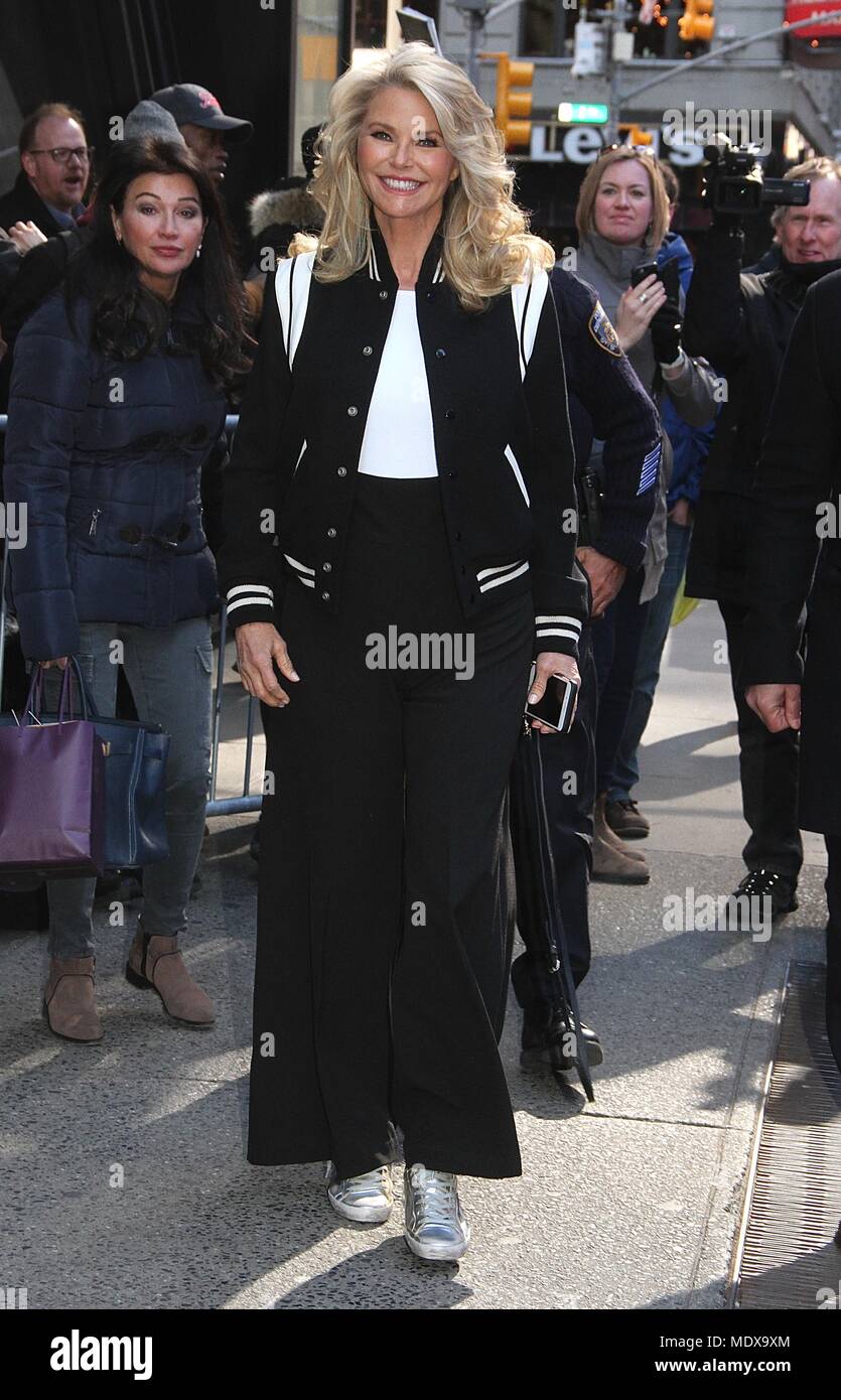 New York, NY, USA. 20 Apr, 2018. Legendäre supermodel Christie Brinkley lassend beschmutzt "Good Morning America" in New York, New York am 20. April 2018. Credit: Rainmaker Foto/Media Punch/Alamy leben Nachrichten Stockfoto