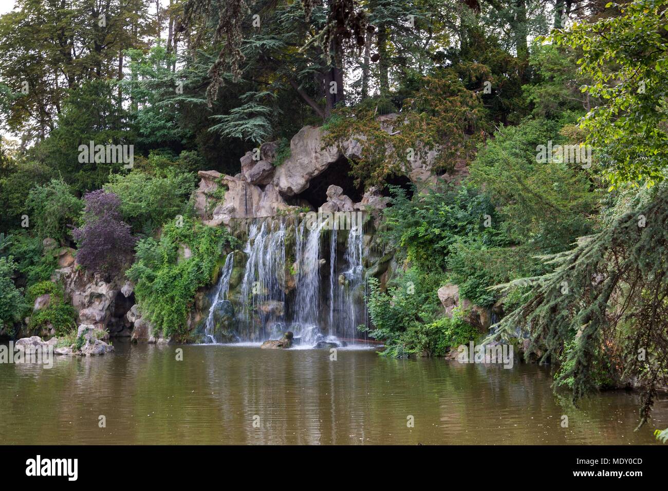 Paris, Bois de Boulogne, der Grande Cascade (die Große Kaskade) Stockfoto