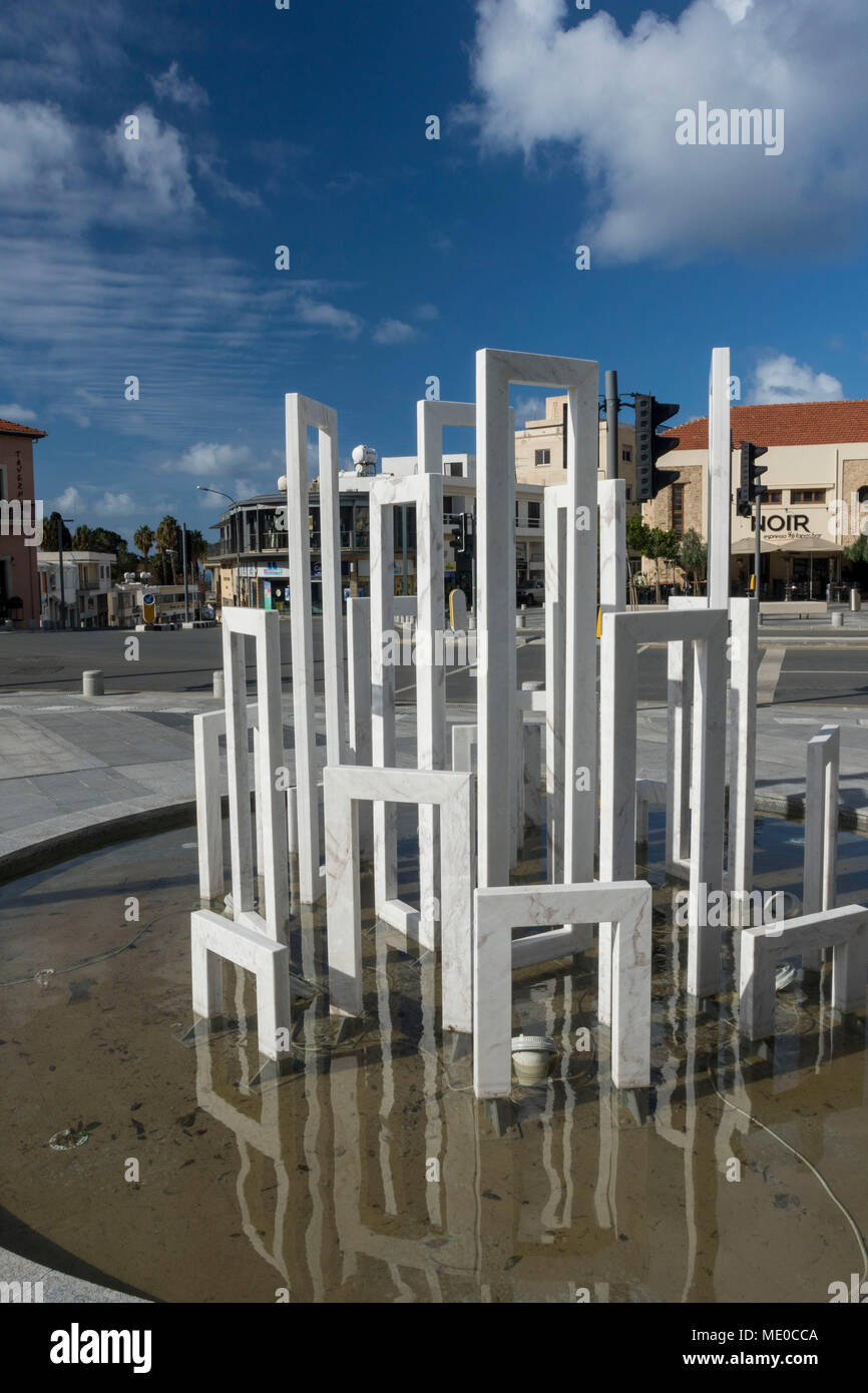 Wasserspiel in der renovierten Teil der Altstadt, auf der Straße nach karvella Busbahnhof, Paphos, Zypern, Europa Stockfoto