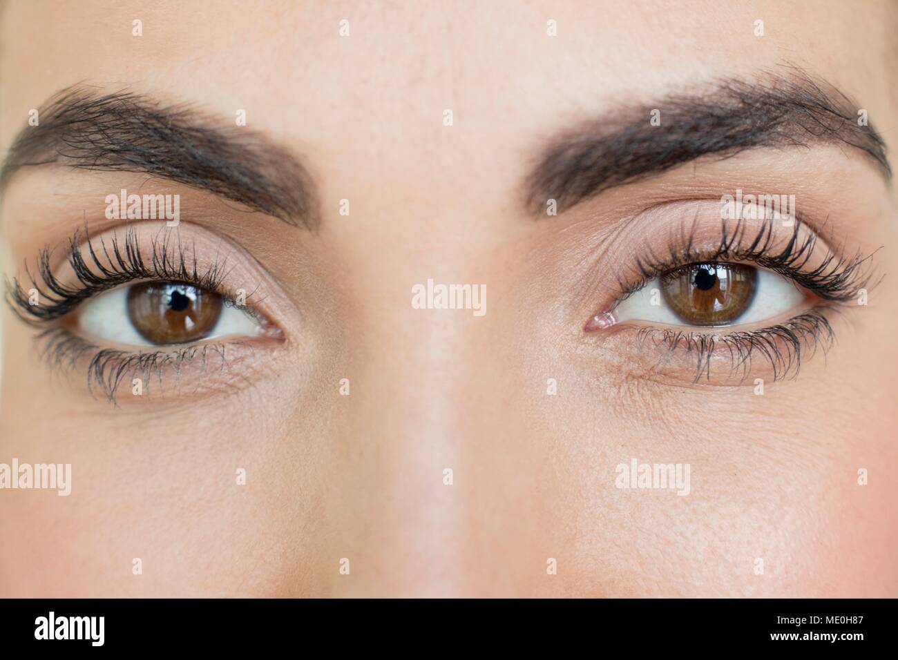 Junge Frau mit braunen Augen, Portrait. Stockfoto