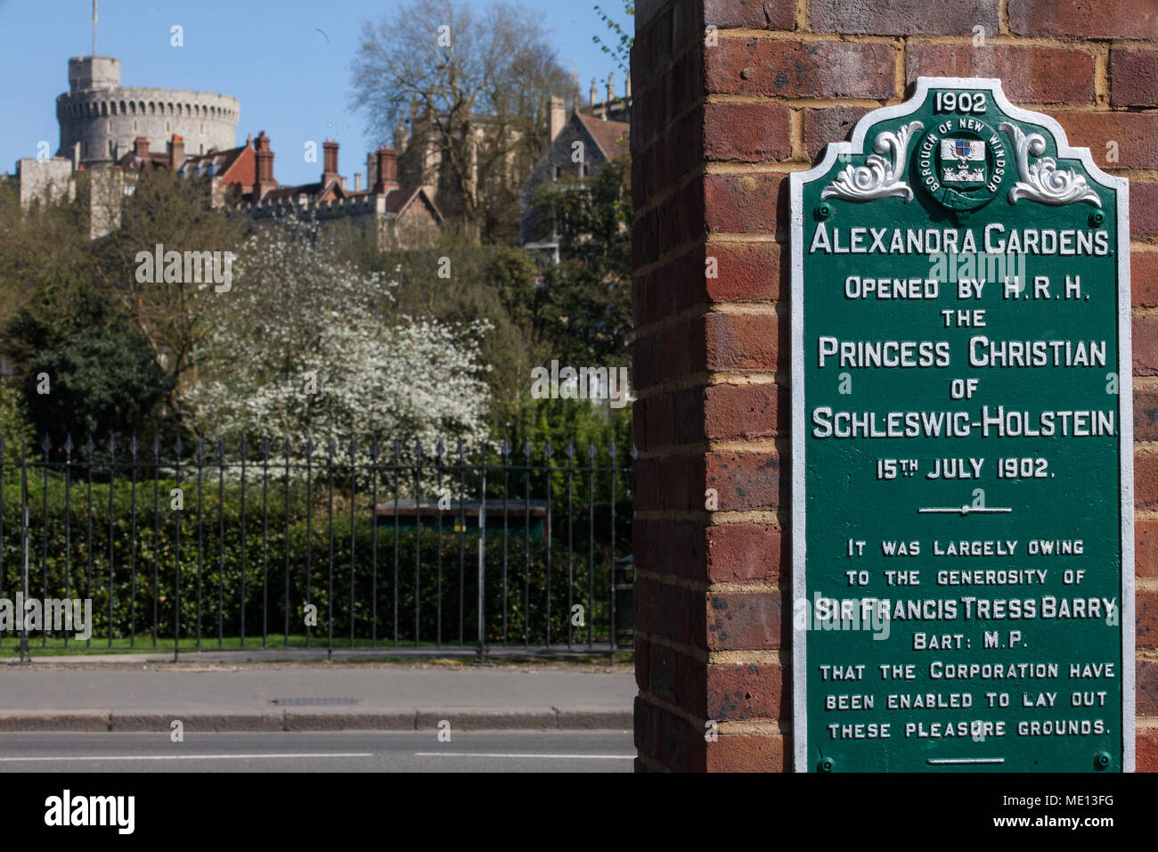 Windsor, Großbritannien. 20. April 2018. Blick auf Schloss Windsor von Alexandra Gärten. Stockfoto