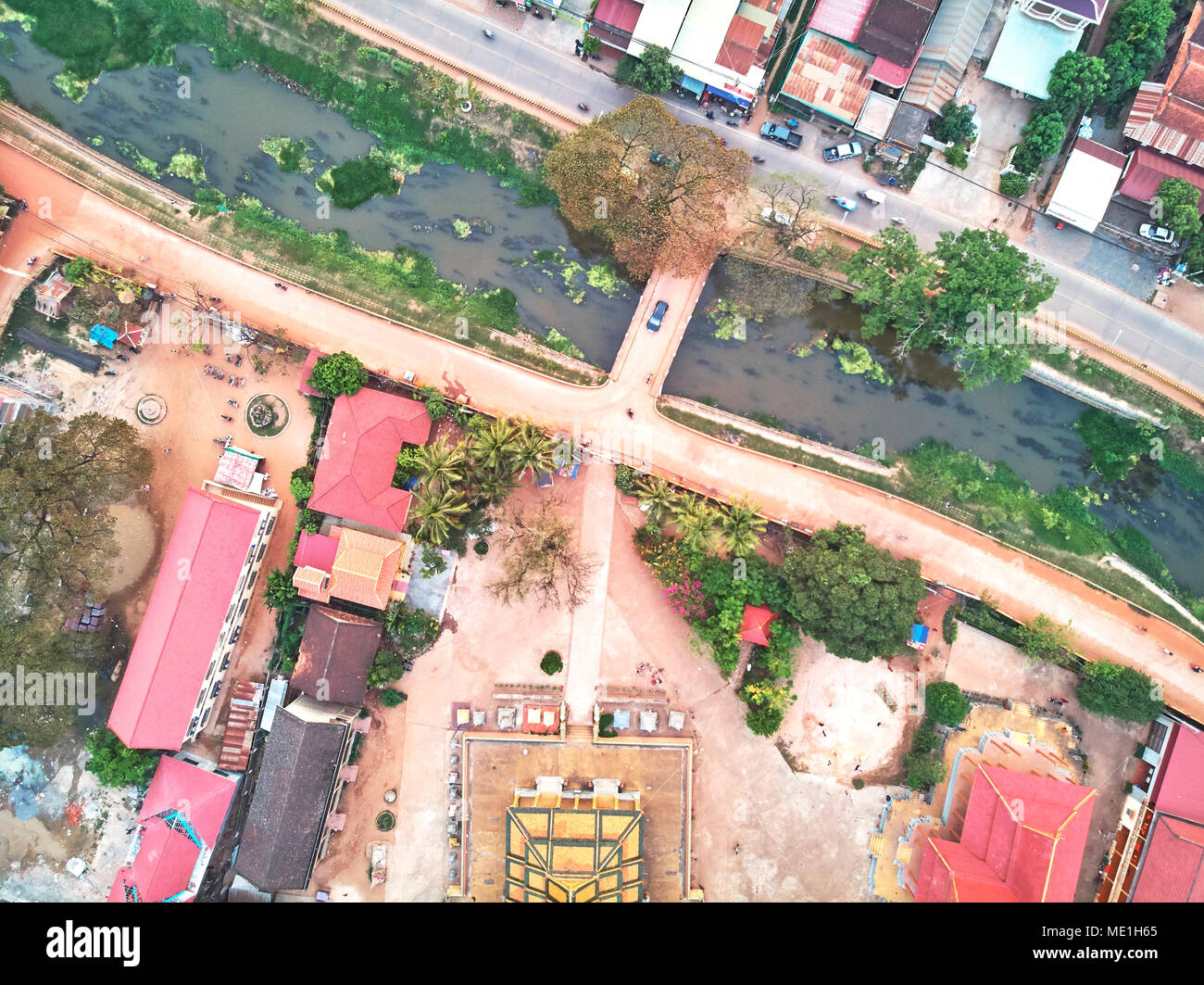 Antenne drone Ansicht TOPDOWN-Eagle Eye ein traditionelles Tempel Pagode Friedhof in Siem Reap Kambodscha Asien Stockfoto