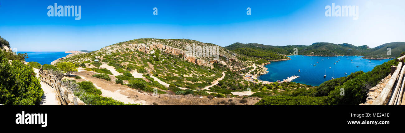 Blick auf den natürlichen Hafen, Colònia de Sant Jordi, Parque Nacional de Cabrera, Cabrera Nationalpark Cabrera Archipel Stockfoto