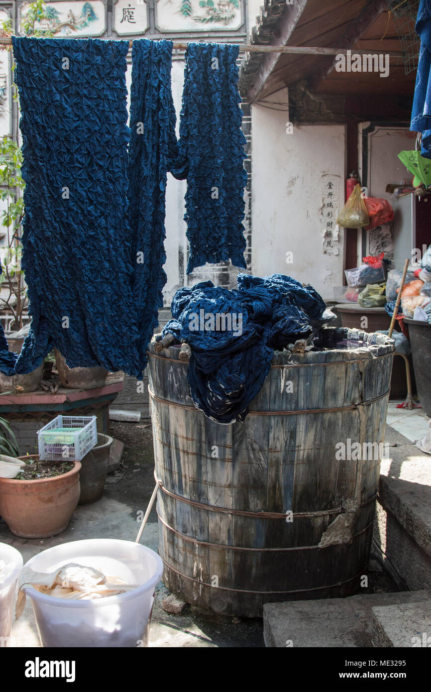 Indigo Blue tie dye in Dali, Yunnan - China Stockfoto