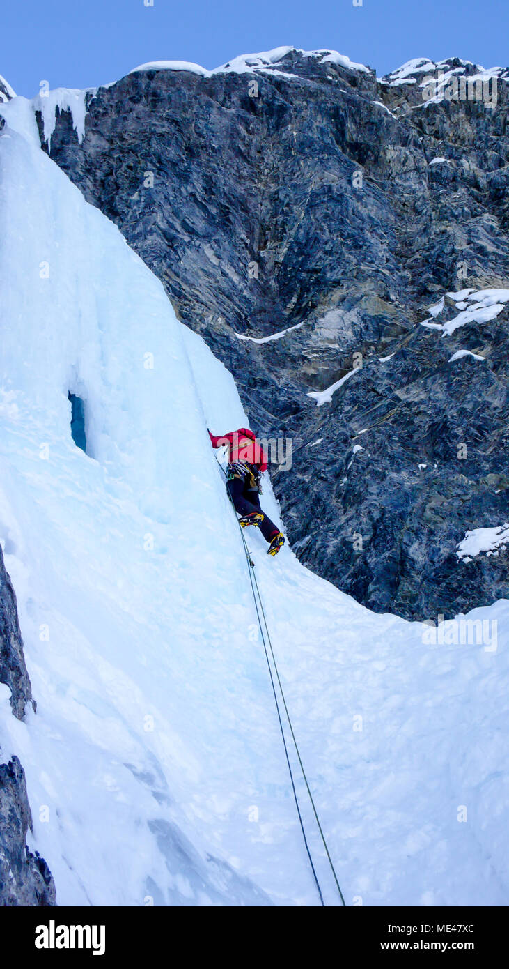 Eis in der Schweiz Klettern im Sertigtal in der Nähe von Davos. Stockfoto