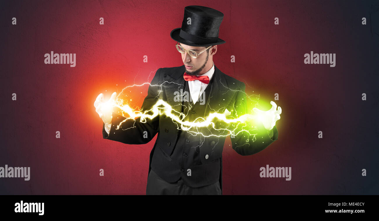 Magier Sekt super power zwischen seine beiden Hände Stockfoto
