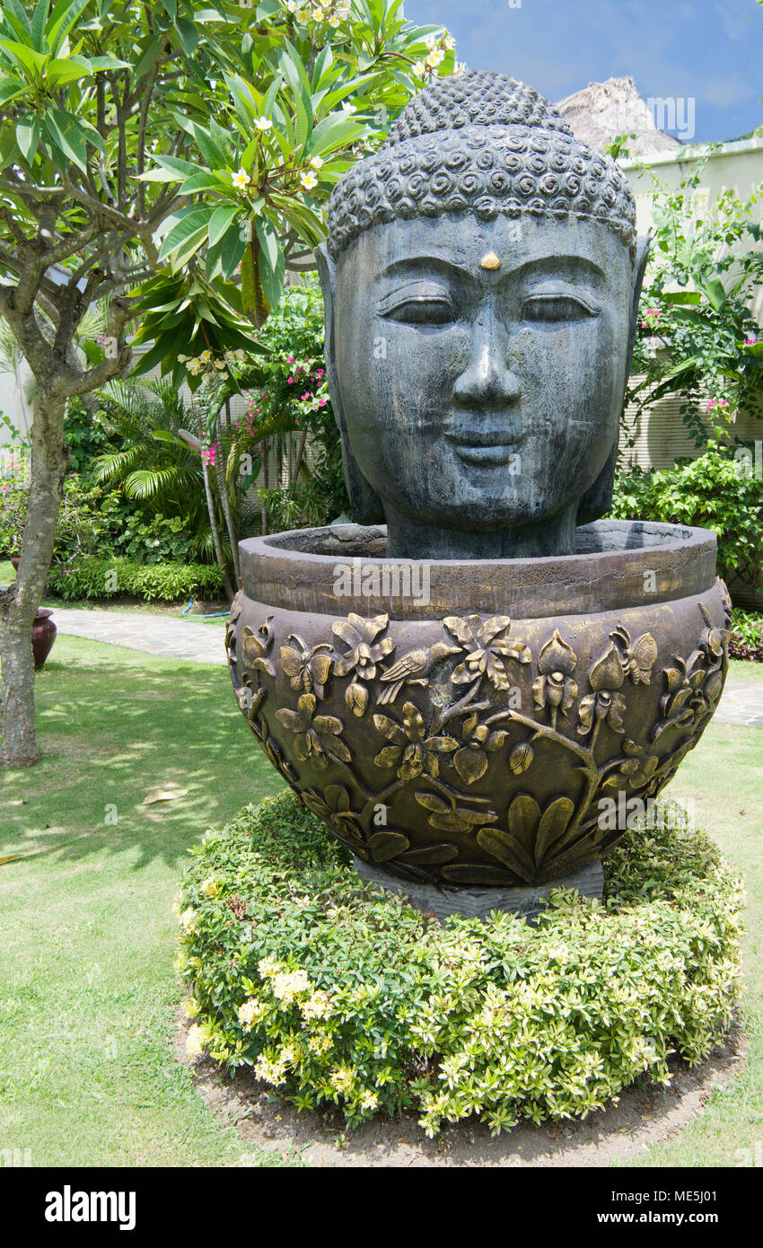Buddha Kopf In Garten Puri Mas Senggigi Lombok Indonesien