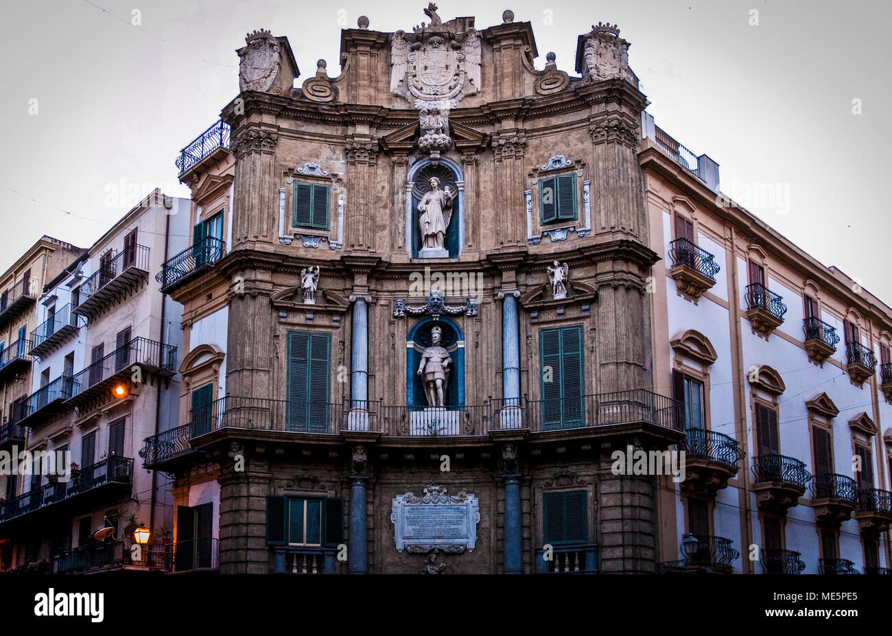 Ein schönes Gebäude auf der Quattro Canti Platz (vigliena Square), Palermo, Italien. 2013 Stockfoto