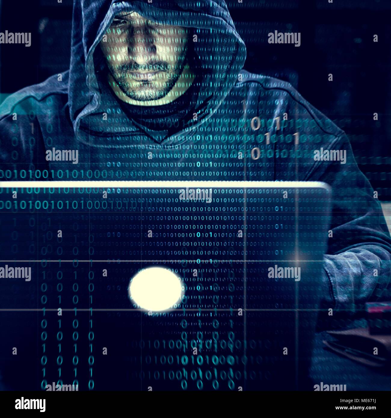 Hacker arbeiten am Computer Internetkriminalität Stockfoto